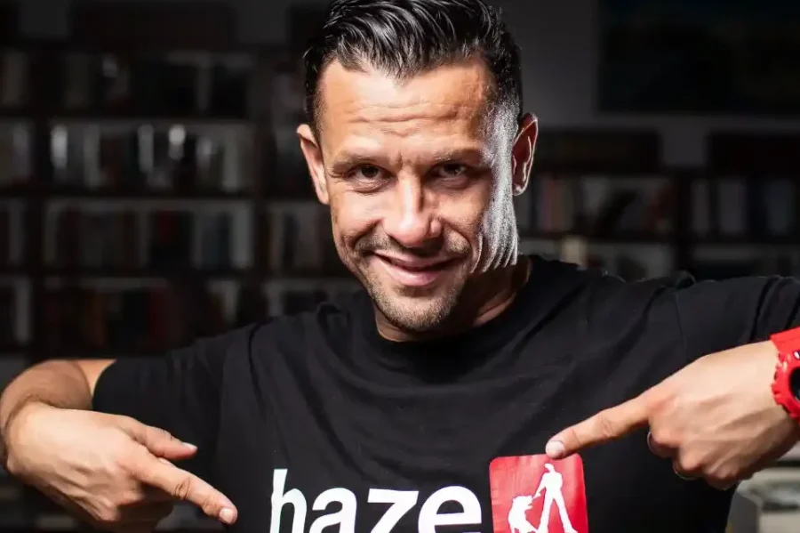 profesor haze e1705866049361 - Academia Oralitura